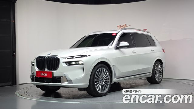 BMW X7 2025 — photo 1
