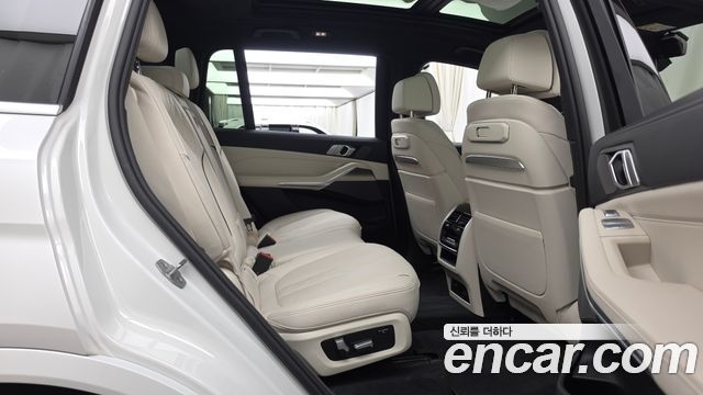 BMW X7 2025 — photo 18