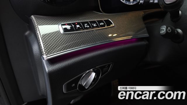 Mercedes-Benz E-Class 2020 — photo 24