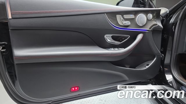 Mercedes-Benz E-Class 2020 — photo 14