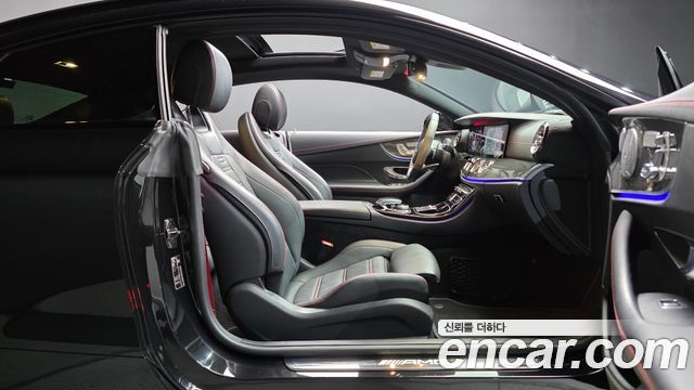 Mercedes-Benz E-Class 2020 — photo 16