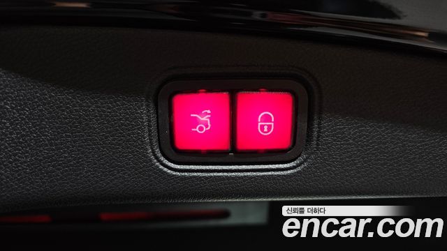 Mercedes-Benz E-Class 2020 — photo 29
