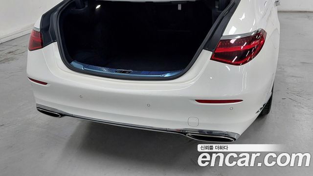 Mercedes-Benz S-Class 2023 — photo 11