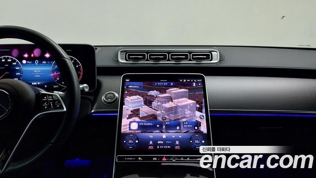 Mercedes-Benz S-Class 2023 — photo 16