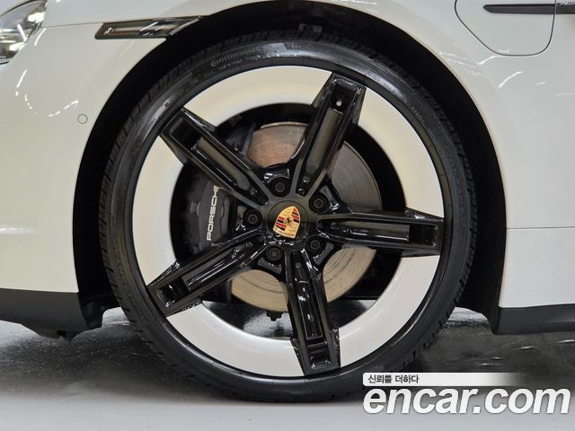 Porsche Taycan 2025 — photo 5