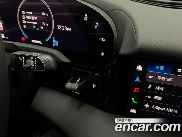 Porsche Taycan 2025 — photo 9