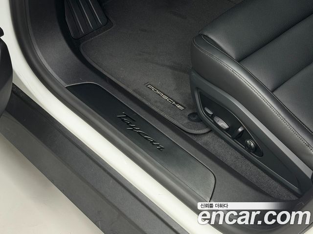 Porsche Taycan 2025 — photo 12