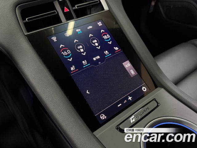 Porsche Taycan 2025 — photo 15