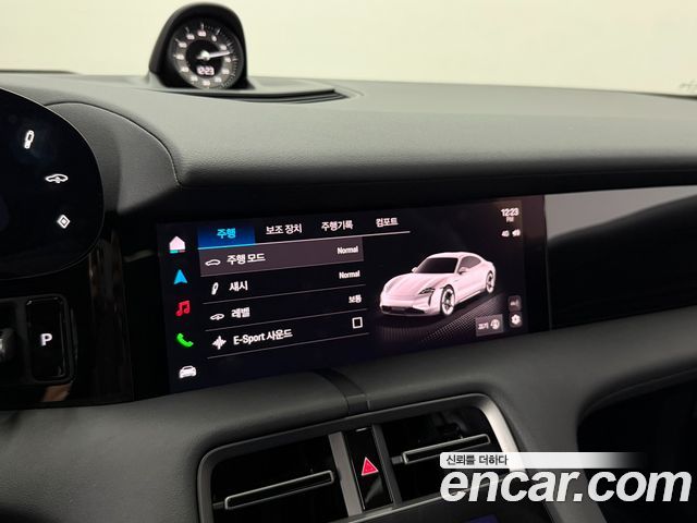 Porsche Taycan 2025 — photo 16