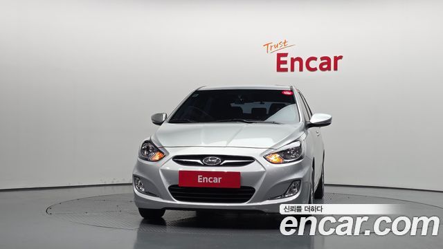 Hyundai Accent 2011 — photo 3