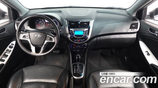 Hyundai Accent 2011 — photo 10