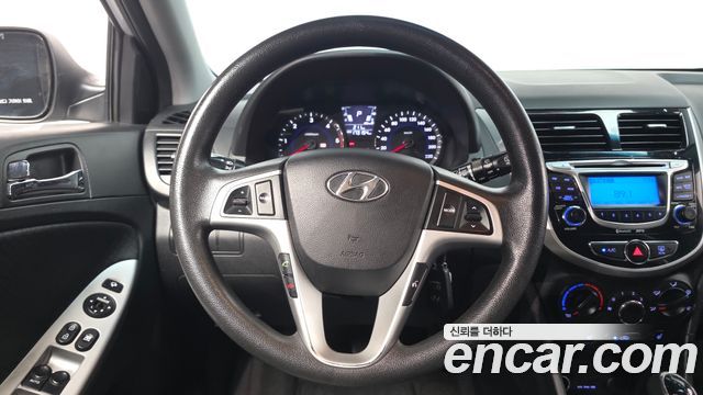 Hyundai Accent 2011 — photo 19