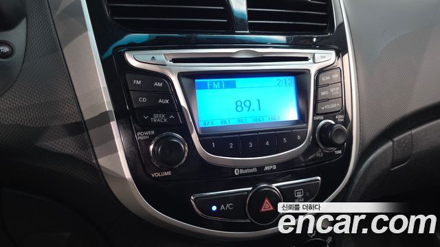 Hyundai Accent 2011 — photo 22