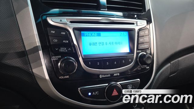 Hyundai Accent 2011 — photo 23