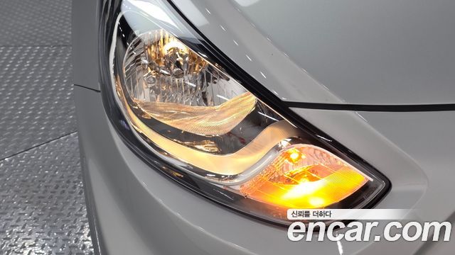 Hyundai Accent 2011 — photo 8
