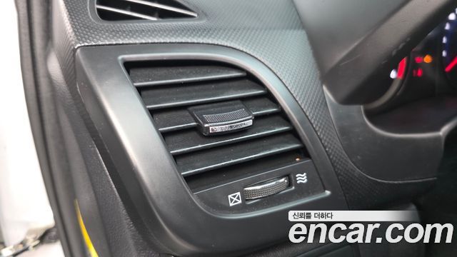 Hyundai Accent 2011 — photo 27