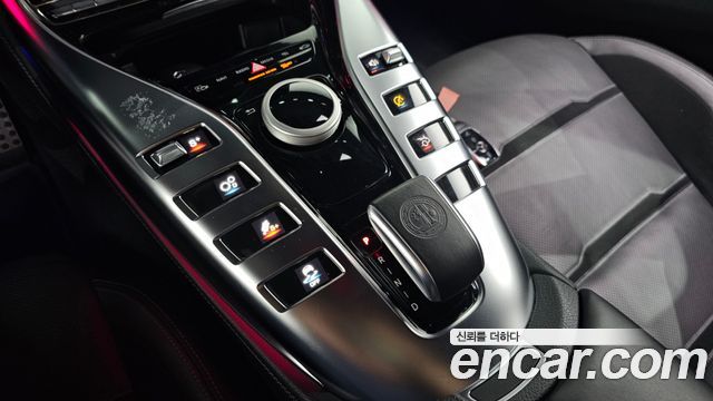 Mercedes-Benz AMG GT 2019 — photo 9