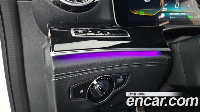 Mercedes-Benz AMG GT 2019 — photo 19