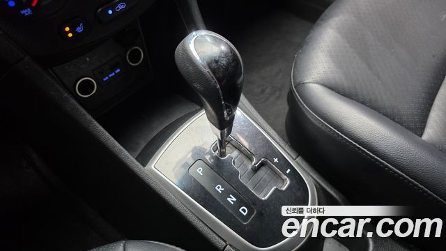 Hyundai Accent 2012 — photo 9
