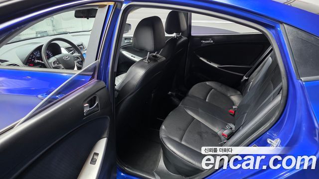 Hyundai Accent 2012 — photo 11