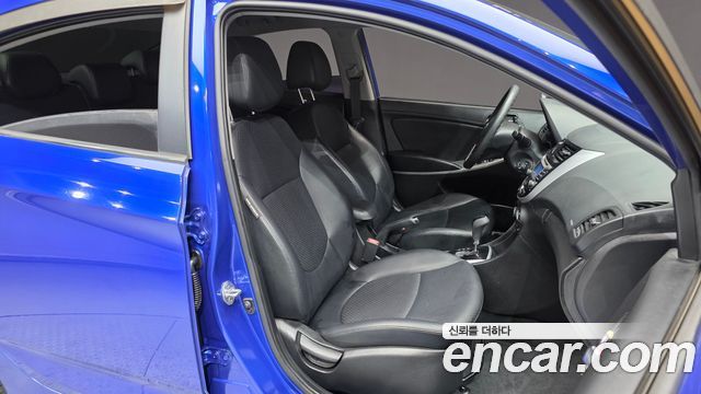 Hyundai Accent 2012 — photo 12