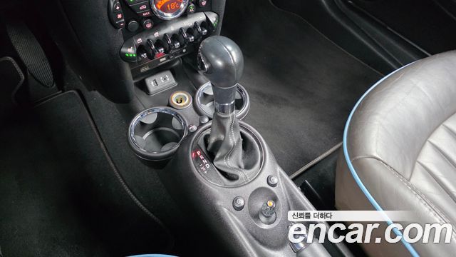 Mini Cooper Convertible 2013 — photo 12