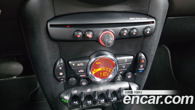 Mini Cooper Convertible 2013 — photo 27