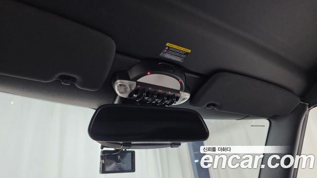Mini Cooper Convertible 2013 — photo 29