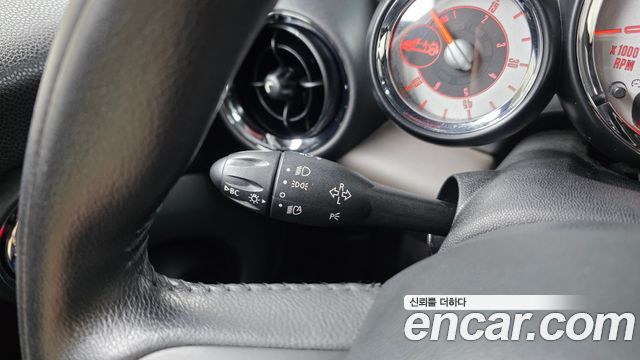 Mini Cooper Convertible 2013 — photo 30