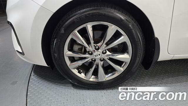 Kia Canival 2019 — photo 5