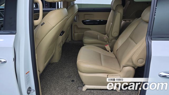 Kia Canival 2019 — photo 18