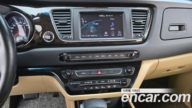 Kia Canival 2019 — photo 20