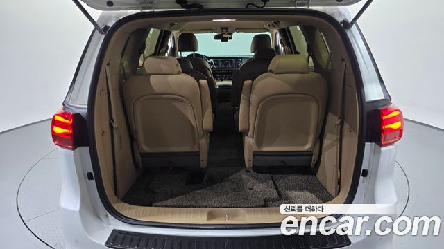 Kia Canival 2019 — photo 25