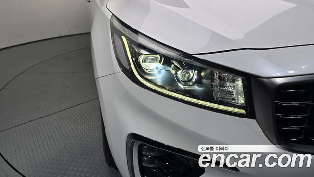 Kia Canival 2019 — photo 8