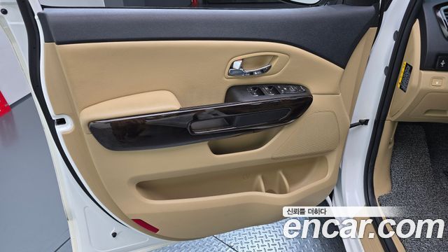 Kia Canival 2019 — photo 14
