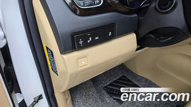 Kia Canival 2019 — photo 27