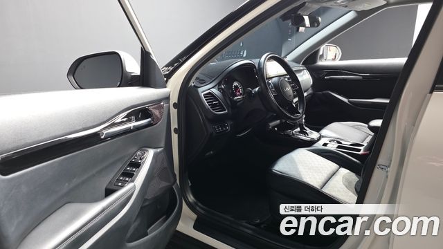 Kia Seltos 2023 — photo 13