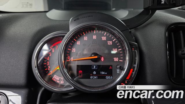 Mini Countryman 2018 — photo 11