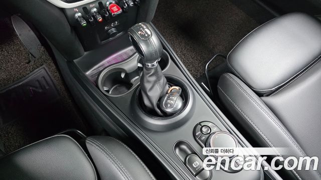 Mini Countryman 2018 — photo 12