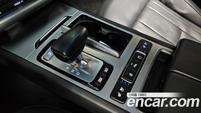 Genesis G80 2018 — photo 9