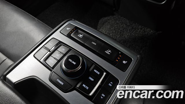 Genesis G80 2018 — photo 19