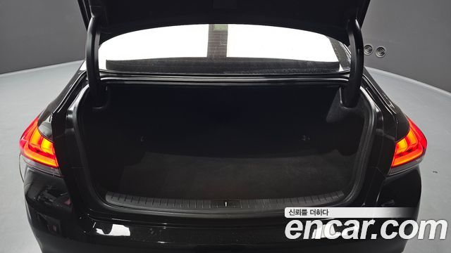 Genesis G80 2018 — photo 20