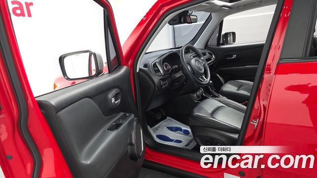 Jeep Renegade 2018 — photo 13