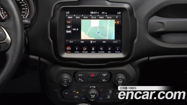 Jeep Renegade 2018 — photo 20