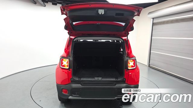 Jeep Renegade 2018 — photo 26