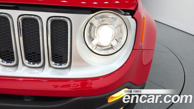 Jeep Renegade 2018 — photo 8