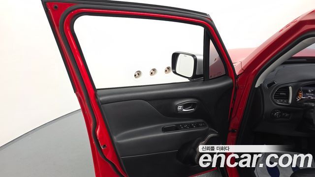 Jeep Renegade 2018 — photo 14