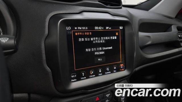 Jeep Renegade 2018 — photo 31