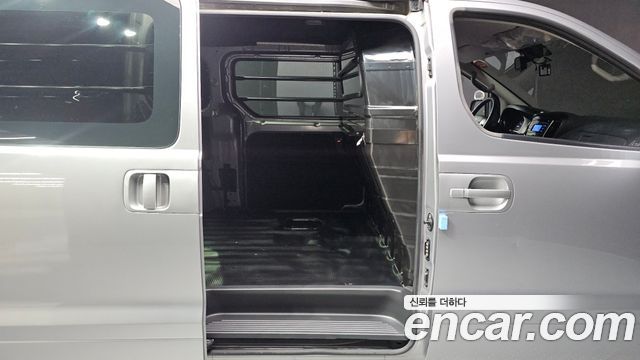 Hyundai Starex 2021 — photo 18