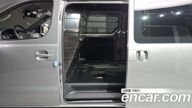 Hyundai Starex 2021 — photo 19
